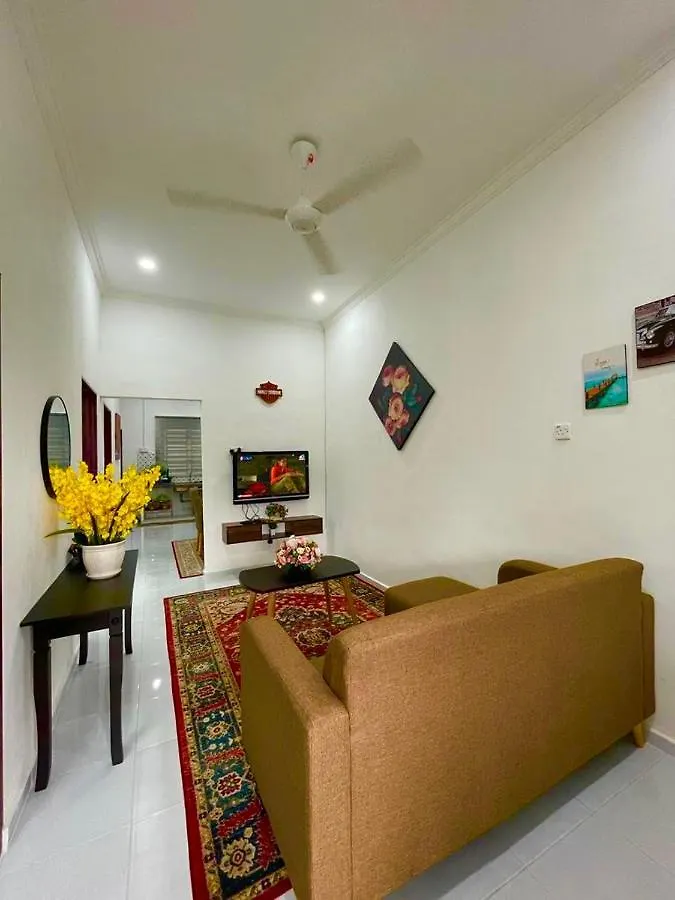 Tok Abah Homestay 大山脚